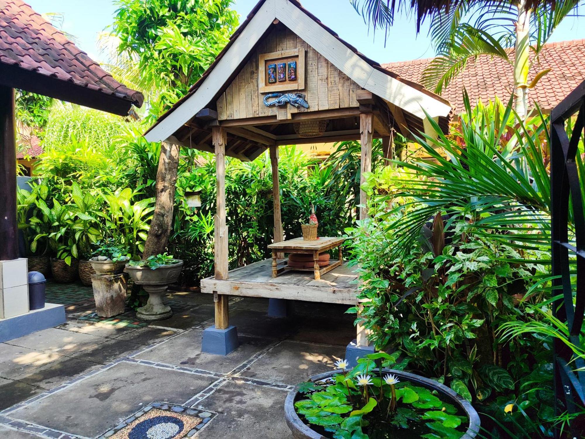 Giri Sari Guest House Pemuteran  Room photo